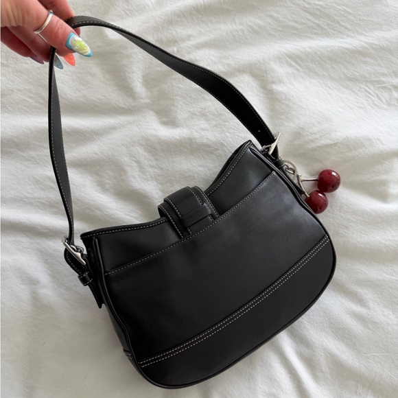 Vintage Coach Hampton Shoulder Bag - Picture 4 of 8